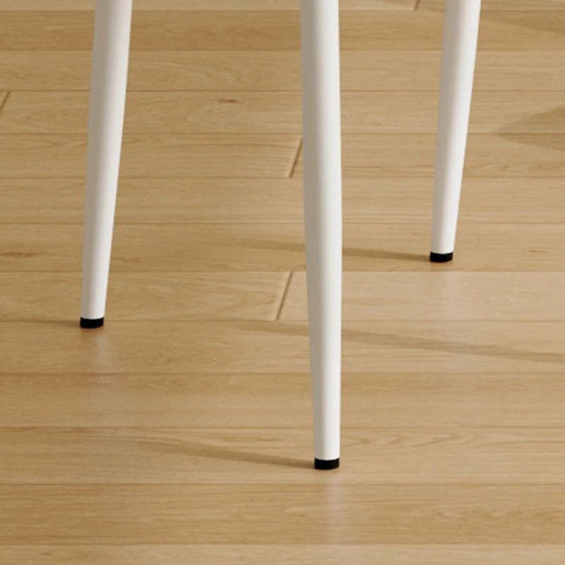 Lot de 4 Chaises de Salle à Manger Modernes, Chaises de Salle à Manger Rembourrées en Cuir avec Dossier à Rayures Verticales, Chaises de Cuisine avec Pieds en Métal