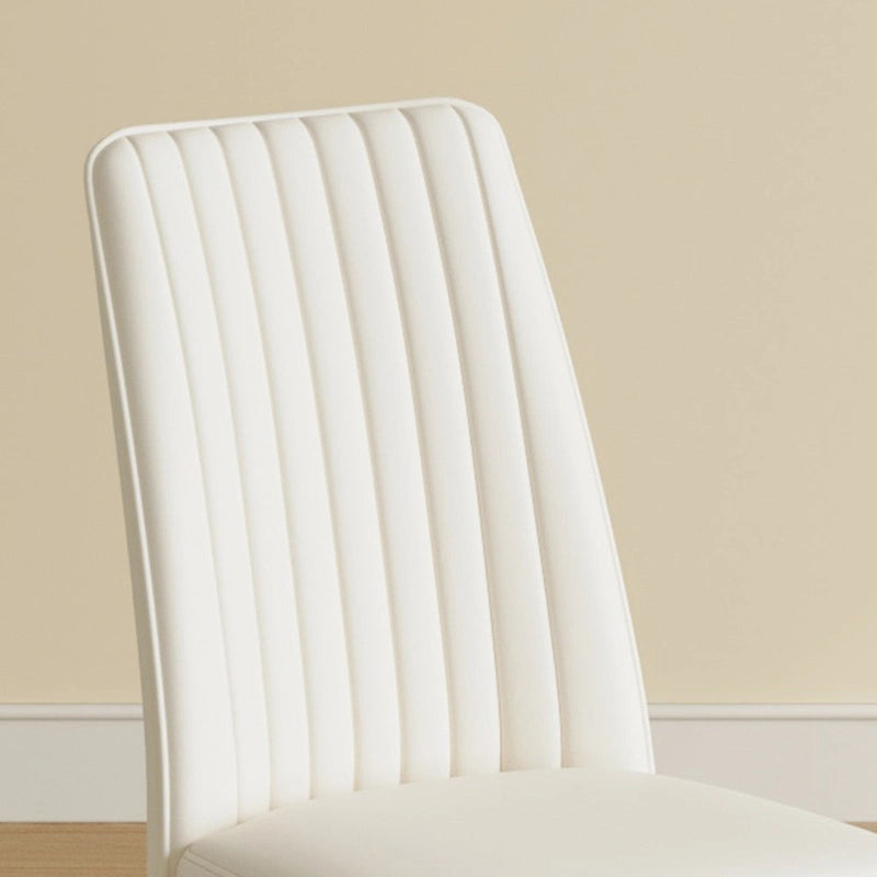 Lot de 4 Chaises de Salle à Manger Modernes, Chaises de Salle à Manger Rembourrées en Cuir avec Dossier à Rayures Verticales, Chaises de Cuisine avec Pieds en Métal