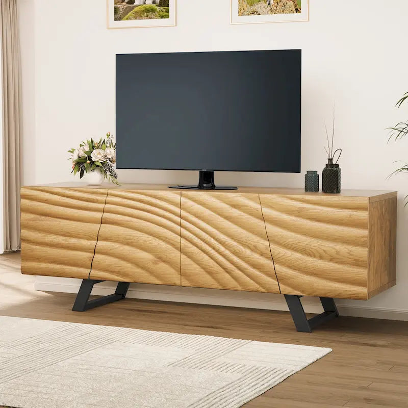 Meuble TV de rangement à quatre portes avec motif d'ondulation d'eau en relief de 63 pouces - 63